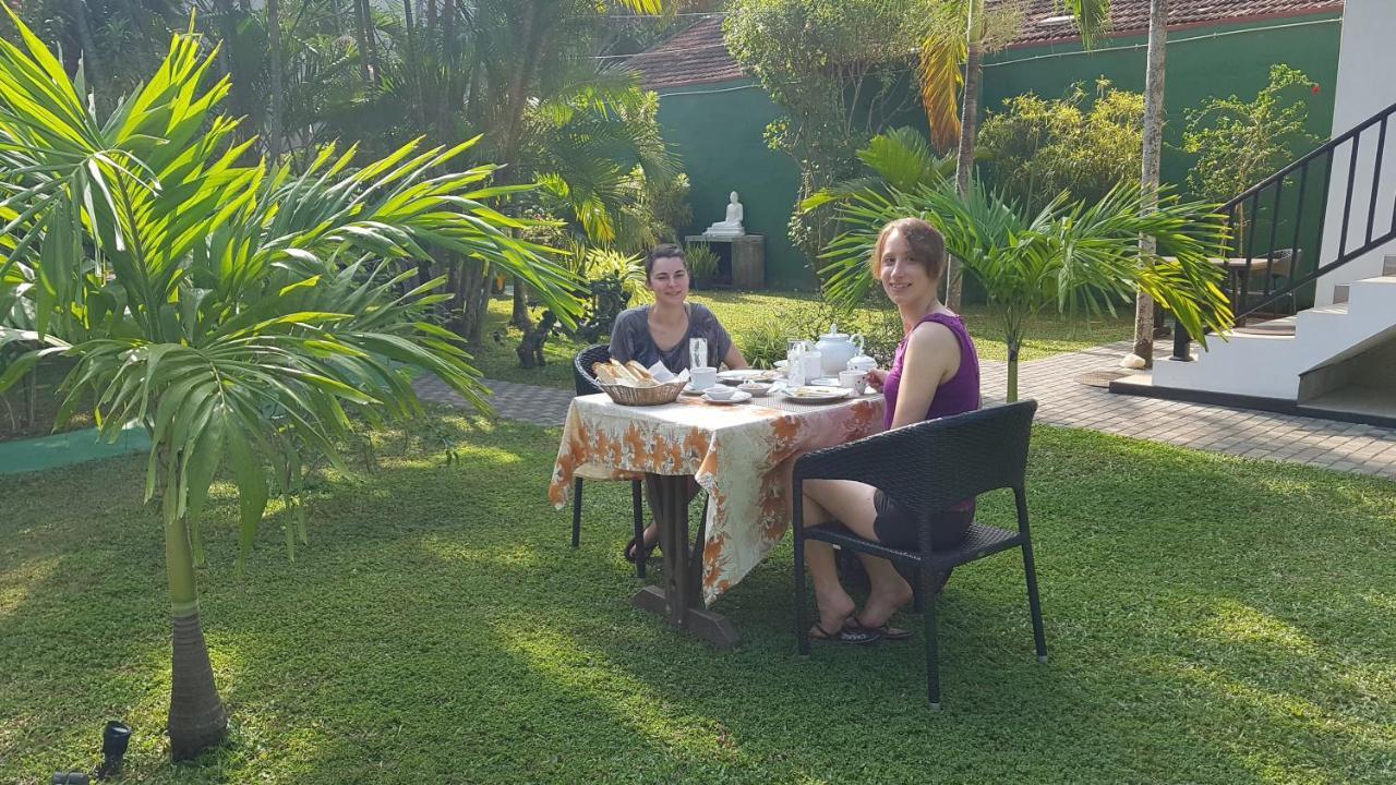 Lioni Holidays Villa Negombo Exteriör bild