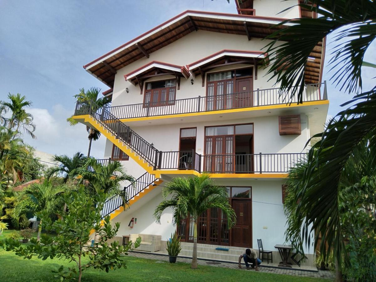 Lioni Holidays Villa Negombo Exteriör bild