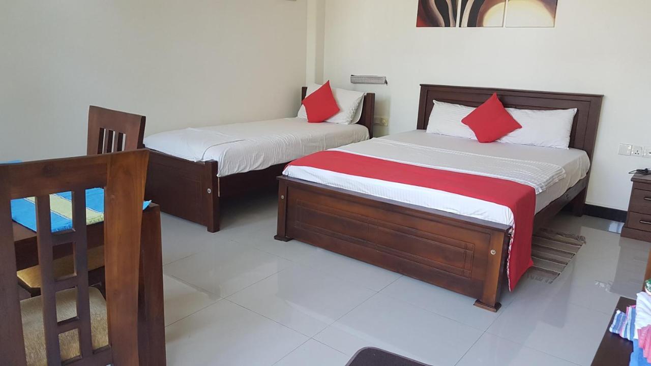 Lioni Holidays Villa Negombo Exteriör bild