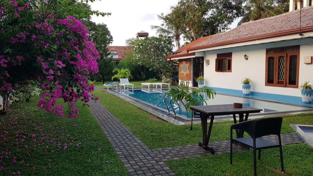 Lioni Holidays Villa Negombo Exteriör bild