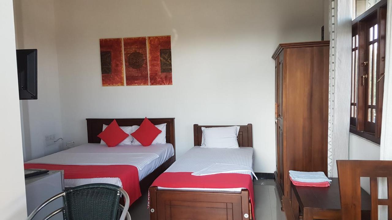 Lioni Holidays Villa Negombo Exteriör bild