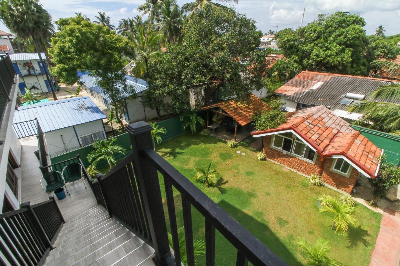 Lioni Holidays Villa Negombo Exteriör bild