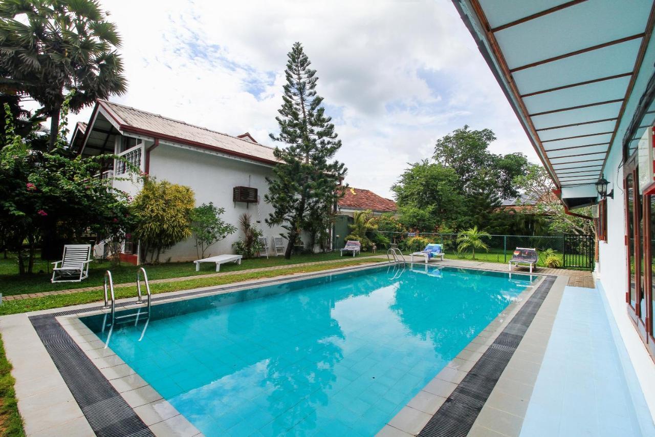 Lioni Holidays Villa Negombo Exteriör bild