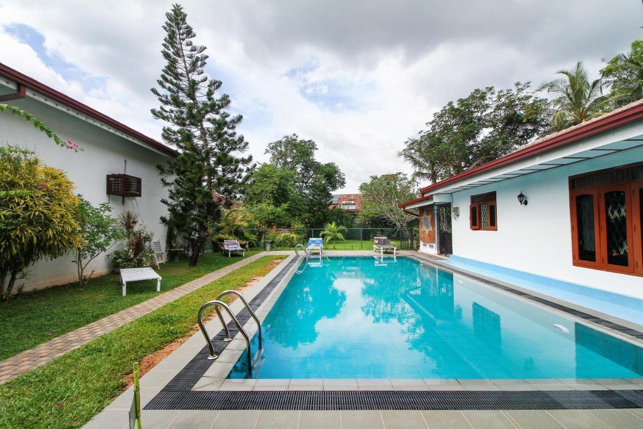 Lioni Holidays Villa Negombo Exteriör bild