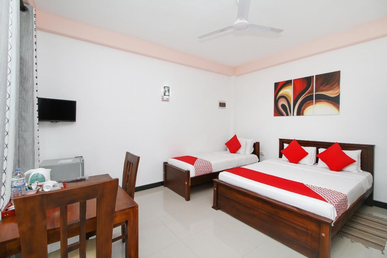 Lioni Holidays Villa Negombo Exteriör bild
