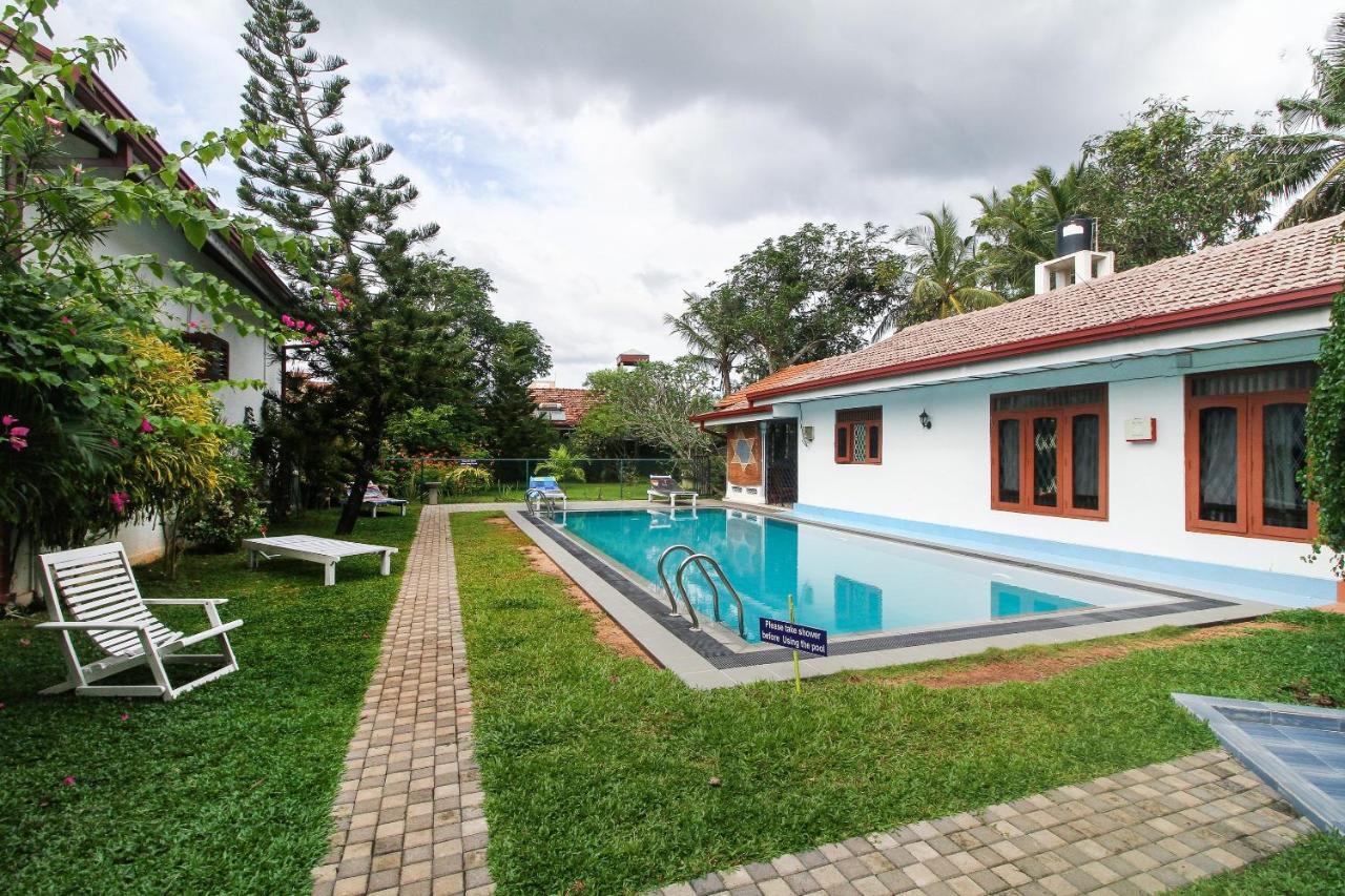 Lioni Holidays Villa Negombo Exteriör bild