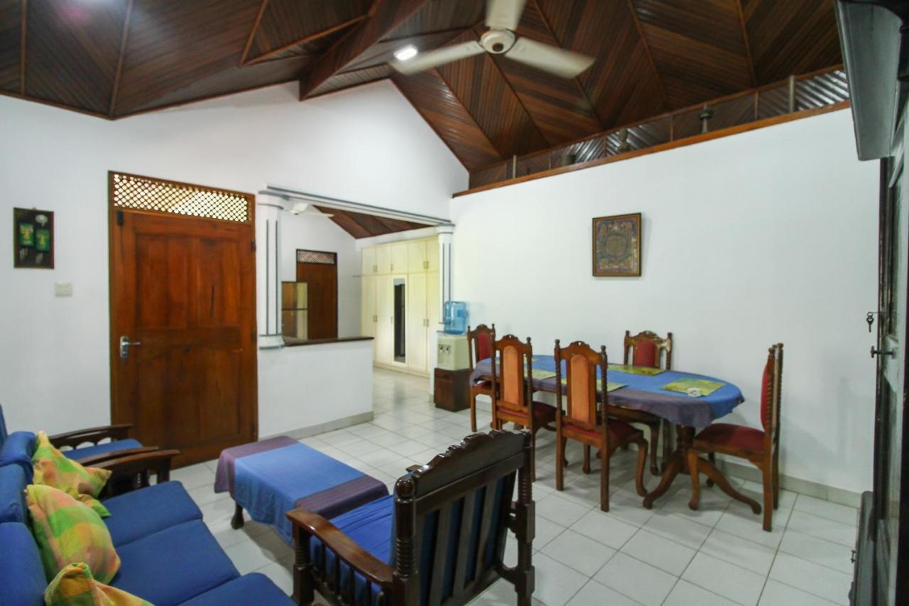 Lioni Holidays Villa Negombo Exteriör bild