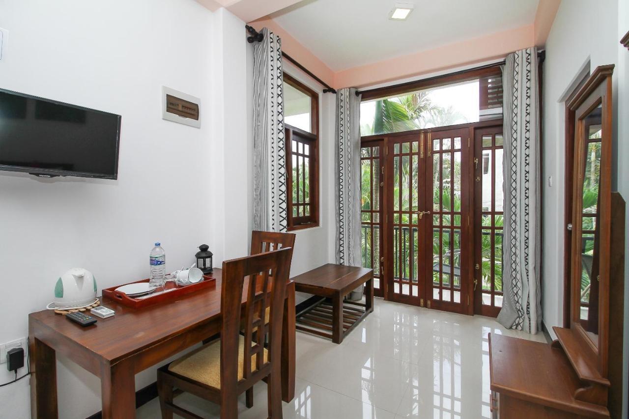 Lioni Holidays Villa Negombo Exteriör bild