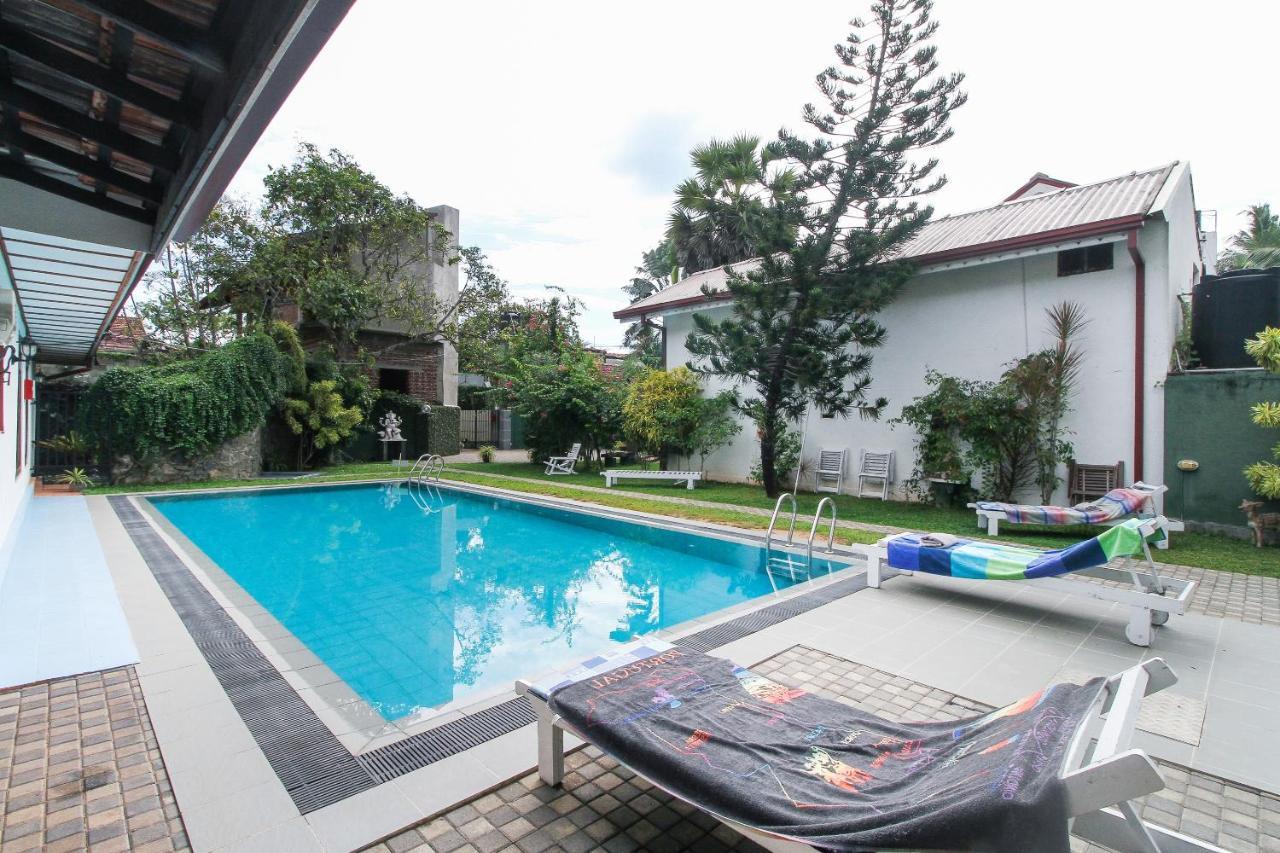 Lioni Holidays Villa Negombo Exteriör bild